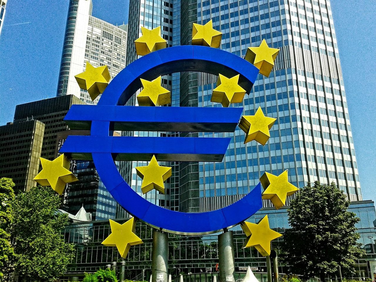 【ユーロ】今夜はドラギの議会証言が焦点!ECB揺れる?フランスも緩和解除派…か【5月29日の為替相場ポイント&経済指標まとめ】