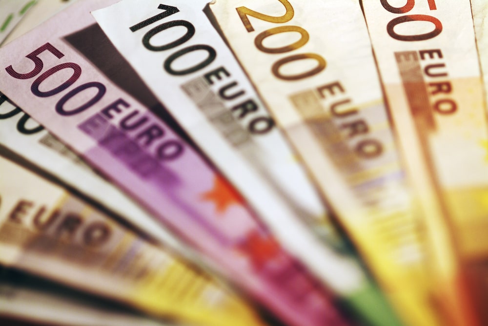 ユーロドルはショートカバー?MUFGの企業買収によるユーロ調達の思惑も…【4月12日のトレード戦略】